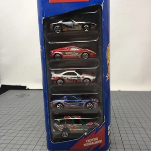 Hot Wheels Flag Flyers 5 Car Gift Pack 18834 1:64 Sealed - Picture 1 of 4