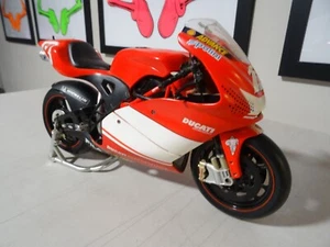 2004 🔥 Minichamps Troy Bayliss #12 Ducati Desmosedici 1:6 MotoGP Motorcycle RED - Picture 1 of 9
