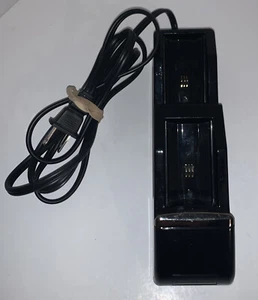 Xbox 360 Charging Dock  Nyko Technologies 86074-A50 Black (No Batteries) - Zdjęcie 1 z 3