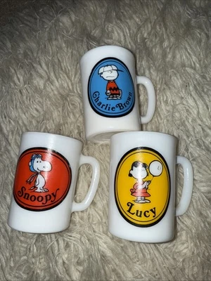 Tazas de vidrio de leche vintage Avon Charlie Brown, Snoopy, Lucy Foto 1 de 4
