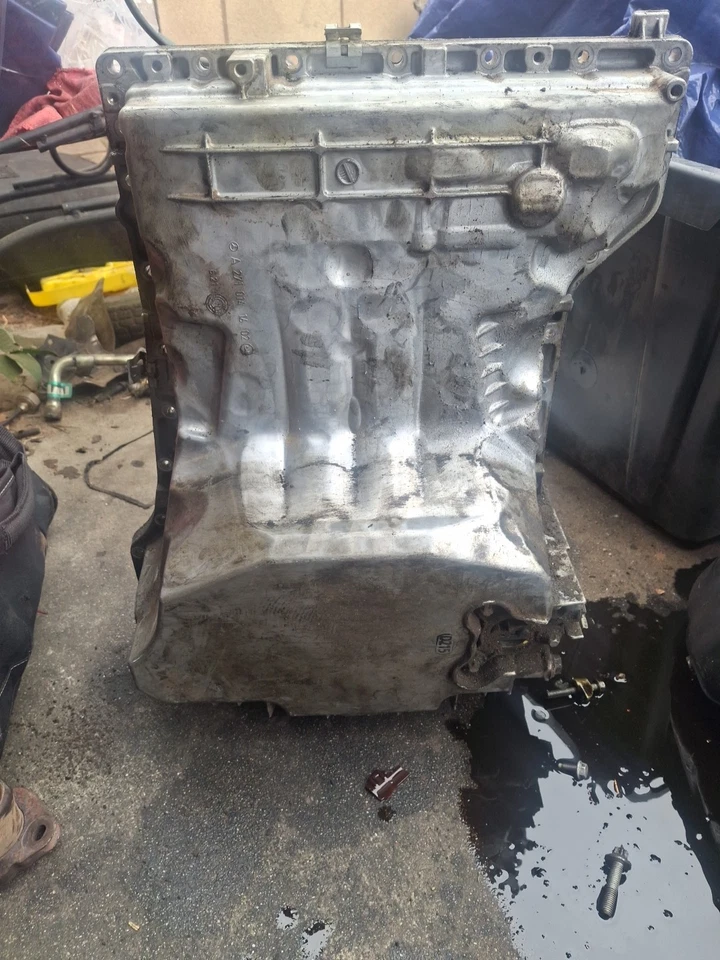 Mercedes Benz C250 SLK250 2012-2015 (W204 R172) 1,8 L M271 turbo motor cárter de aceite Foto 1 de 4