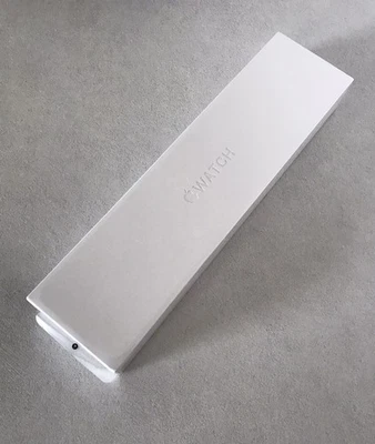 Apple Watch Serie 6 GPS 40mm Cassa in Alluminio con Cinturino Sportivo Deep Navy - Immagine 1 di 2