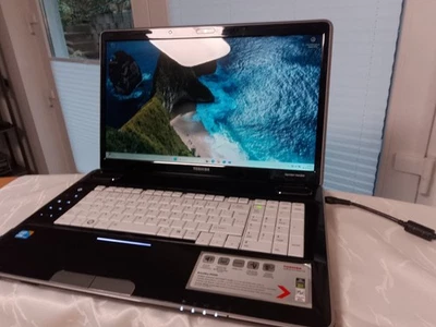 Toshiba Satellite P500 / 18,4 Zoll / Quad-Core CPU / Win 11 / HDMI - Bild 1 von 4