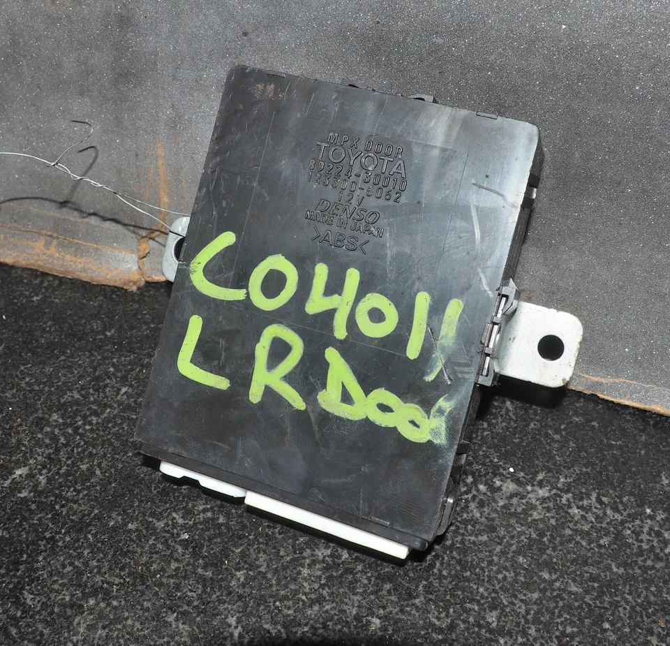 1998-2001 Lexus GS300 GS400 GS430 Multiplex Network Control Module Computer BCM - Image 1 of 4