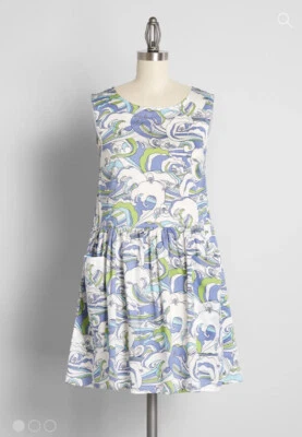 Nuevo con etiquetas Vestido ModCloth Gathering Wildflowers Waves and Sharks - Talla Mediana Foto 1 de 3