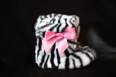 NUEVO Bebé Niños Niña Botas Cebra Botines Zapatillas Hogar / 3-6-12-18 meses o 3 Foto 1 de 4