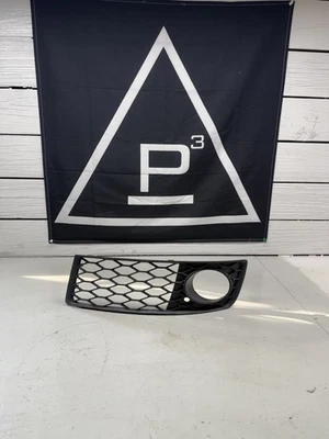 Grelha de neblina Audi RS4 2007 lado esquerdo 8EO807681E - Imagem 1 de 4