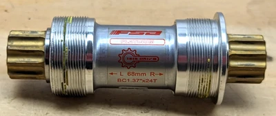 FSA Platinum ISIS Triple Sealed Cartridge Bearings BSA Bottom Bracket 68x109mm - Image 1 of 4