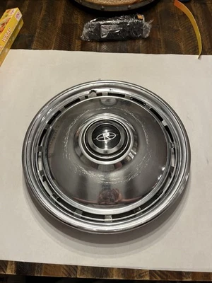 Buick Riviera 1979-85 15” tapacubos cubierta de rueda OEM #1087 vintage usada Foto 1 de 4