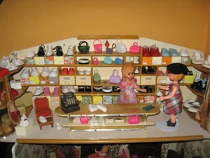 SCHUHLADEN-KAUFLADEN, bestückt ,Puppenstube-Puppenhaus-Puppenküche - Bild 1 von 7