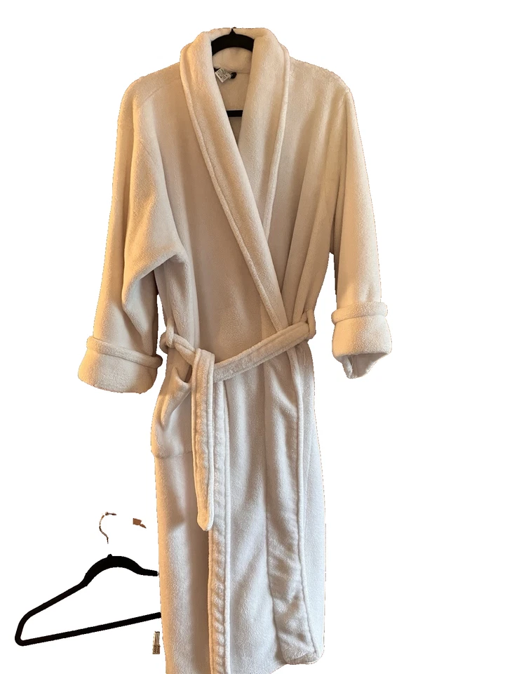 Bata de felpa blanca grande para mujer Nautica de piel sintética ropa de dormir baño spa silenciosa LuXury Foto 1 de 4