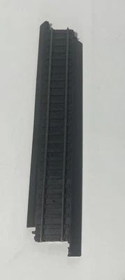 LIFE LIKE HO SCALE POWER LOC RM 583055 9" STRAIGHT TRAIN TRACK - Image 1 of 3