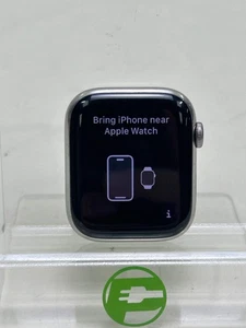 Apple Watch Series 8 sbloccato 45 mm acciaio inox argento A2774 solo quadrante - Foto 1 di 4