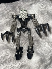 Lego Bionicle Toa Onua 8532- No Mask figure  Good Vintage Condition Figures