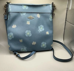 A Rare Out Of Stock Coach Kitt Light Blue Pansey Print Messenger Crossbody Bag - Picture 1 of 4