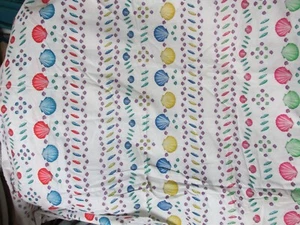 "REIHEN VON MUSCHELN AUF WEISS"" - STOFF - 2 1/2 YARD - Bild 1 von 2