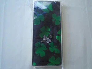 Juego de bufanda y broche de día St Patricks en caja nuevo - Imagen 1 de 3