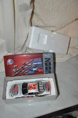 Coche conmemorativo Victory Lap 2003 firmado Bobby Allison autografiado conmemorativo 1/24 Foto 1 de 4