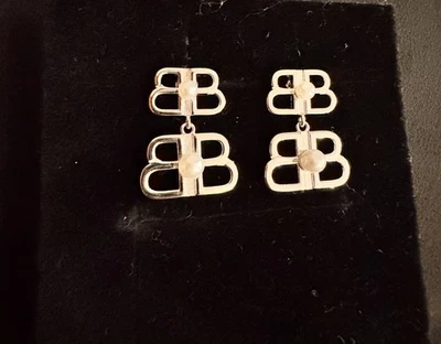 Pendiente de perlas de plata vintage de Balenciaga Foto 1 de 4