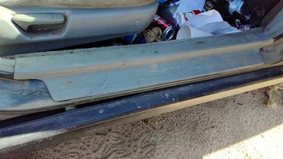 Honda Accord 1997 pasajero inferior derecho panel de ajuste OEM gris alféizar escalón Foto 1 de 2