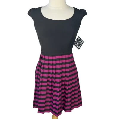 Vestido Be Bop Fit and Flair Talla Mediana Negro Púrpura Plisado Rayas Nuevo Foto 1 de 4