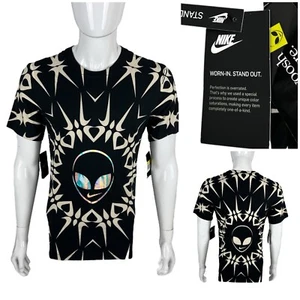 Nike Sportswear Festival Alien T-Shirt Top Mens Small CT7051-010 Black T89 NWT - Imagen 1 de 11