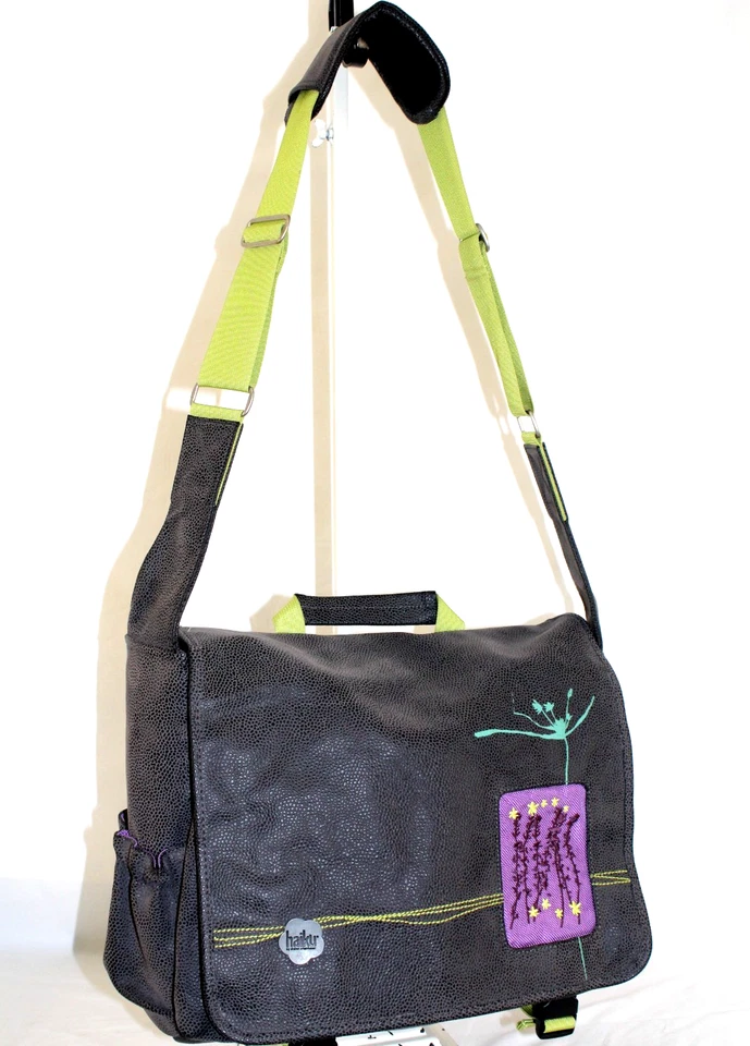 Pizarra Haiku Heavy Duty Lrg. Bolsa de mensajero de nailon para viajes, gimnasio, escuela, computadora portátil Foto 1 de 4