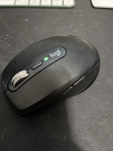 Logitech MX Anywhere 3 Wireless Compact Mouse for Mac with Ultrafast Scrolling - Afbeelding 1 van 3