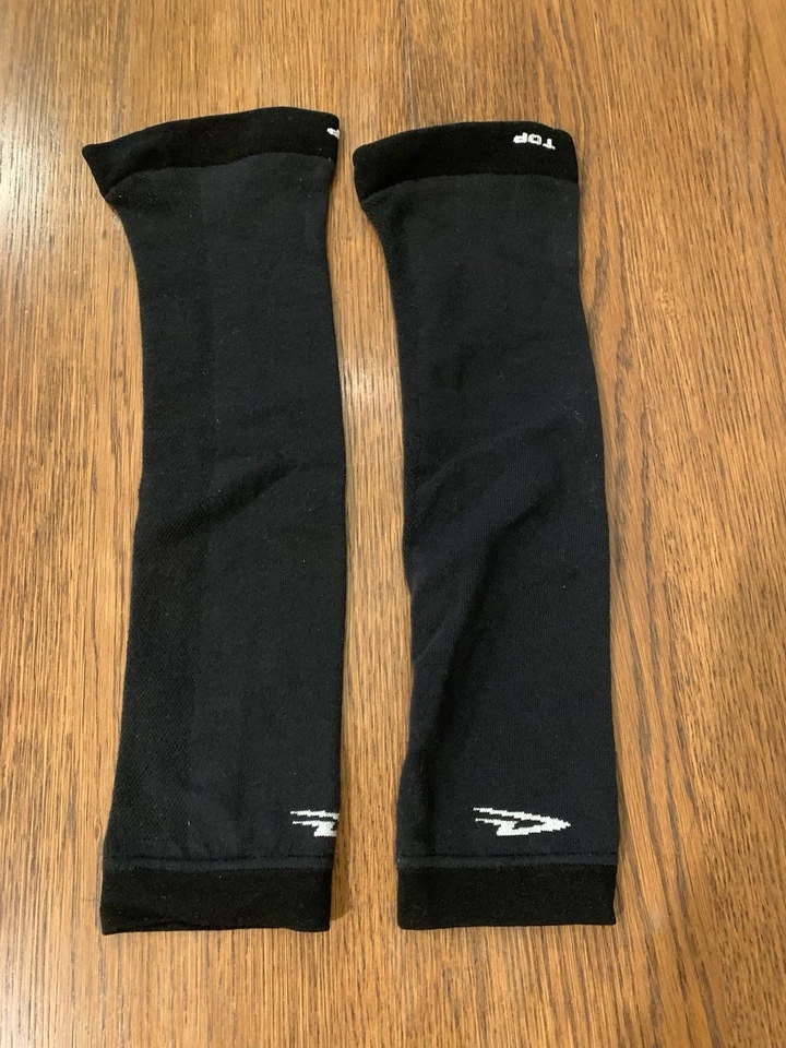 DeFeet Kneecker 护膝_大号_黑色 — 第 1/1 张图片