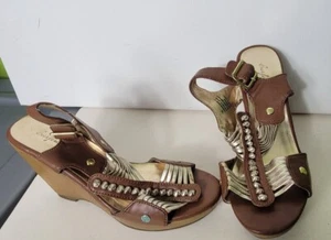 Sandalias de cuña toque de queda para mujer marrón y dorado talla 7 m correas toscanas - Imagen 1 de 10