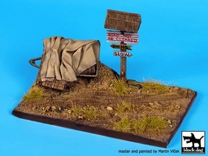 Black Dog 1/35 Road Section w/Rolled Over Trailer Diorama Base (145x90mm) D35063 - Picture 1 of 1