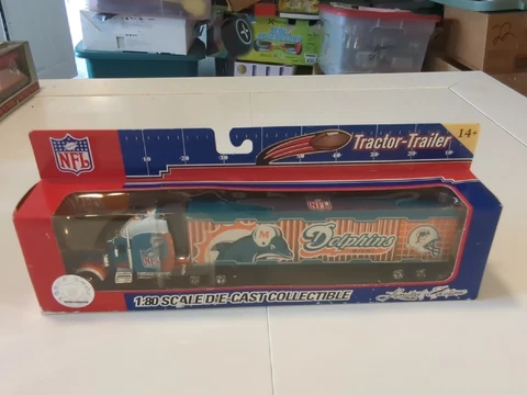 Miami Dolphins 1:80 Tractor Trailer Die Cast Limited Edition NFL Peterbilt Fleer Cover