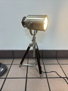 Adjustable Photographers Tripod Spotlight - Silver Brushed 23" X 13" X13" - Picture 1 of 9