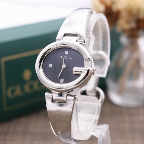 Orologio Gucci 134.5 Guccissima SS quadrante nero donna bracciale 2 lancette usatoria batte