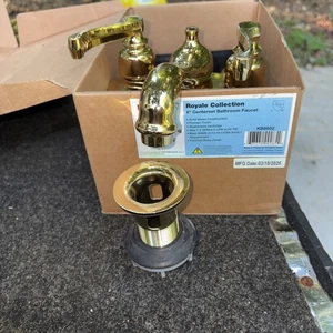 NIB Kingston Brass KB8602 BL Royale 1.2 GPM Widespread Bathroom Faucet Pol Brass - Picture 1 of 3