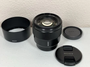 Sony FE Objektiv 85 mm f/1,8 E-Mount SEL85F18 - Bild 1 von 8