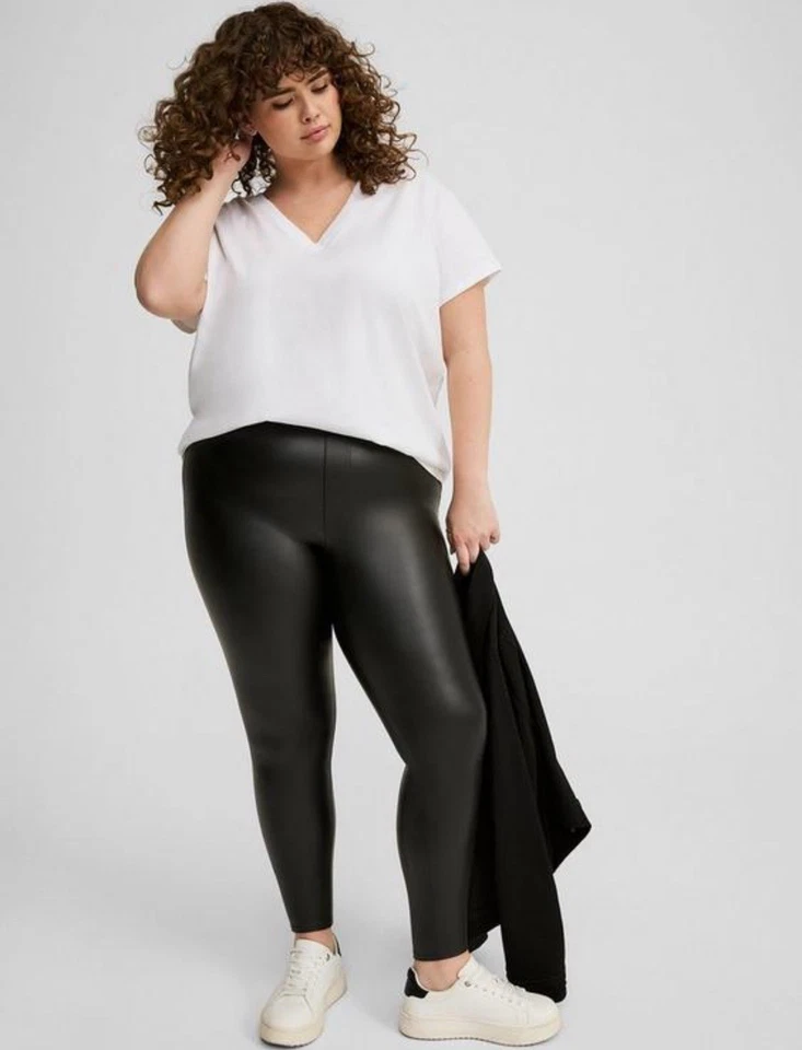 Leggings de longitud completa de tiro alto de cuero sintético tórrido vegano negro 0X Foto 1 de 4