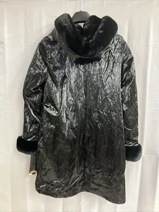 Nuevo Abrigo Reversible Negro Imitación Piel Botón Talla Pequeña Nikki Jones Montreal - Imagen 1 de 19