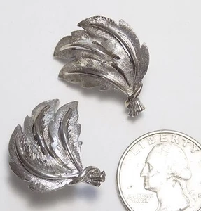 Vintage Clip Earrings, Smooth & Textured Silvertone Openwork Leaf Cluster - Picture 1 of 2