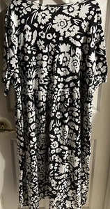 2X Womens Dress (26/28) Black & White 2 Pockets Pullover 49” Length. Half-sleeve - Picture 1 of 8