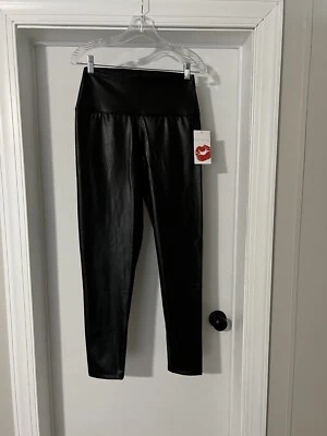 Calça skinny feminina Hot Kiss preta de couro sintético 1X nova com etiquetas - Imagem 1 de 3