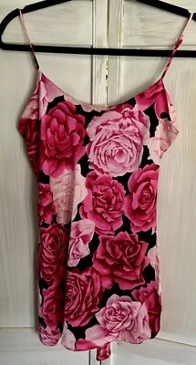 Lencería camisón chemise rosa negro etiqueta dorada Victoria’s Secret rosas de seda de colección Foto 1 de 4