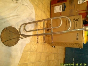 PORTACANDELE TROMBA LOO VINTAGE IN METALLO COLORE RAME - Foto 1 di 5
