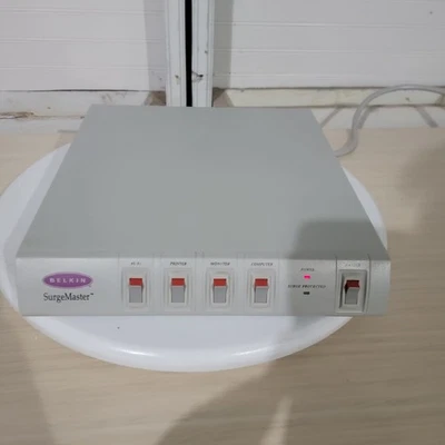 Tira de alimentación protectora contra sobretensiones Belkin SurgeMaster FSC1200 con interruptores individuales Foto 1 de 4