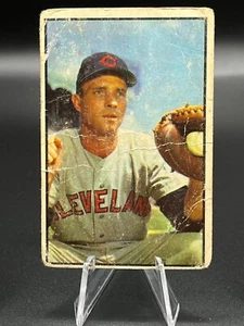 1953 Bowman Baseball Color #102 Jim Hegan Cleveland Indians - Picture 1 of 2