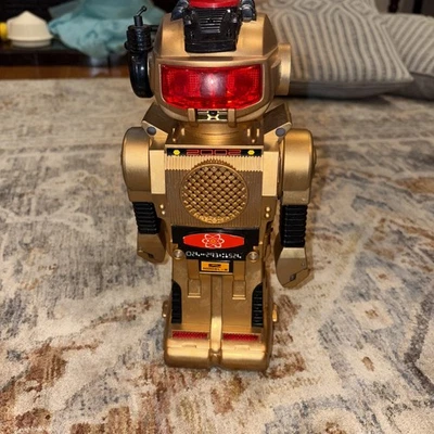 Magic Mike II 2002 Model-B Robot – Gold – Hong Kong – Smoking Toy – 1984 As is - Image 1 of 4