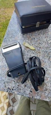 DDR Trockenrasierer" Sieger 3" AKA ELECTRIC, mit originalem Kunstlederetui - Bild 1 von 4