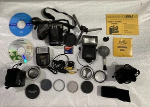 USED FUJIFILM S602Zoom FinePix Digital Camera Fujinon Lens6X Optical Zoom & MORE - Picture 1 of 24