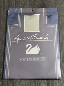 Gloria Vanderbilt Pantyhose Day Sheer Color Off White Size D Reinforced Toe New - Picture 1 of 11