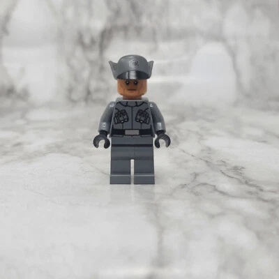 Lego First Order Officer Minifigure Star Wars 75101 - Image 1 of 2